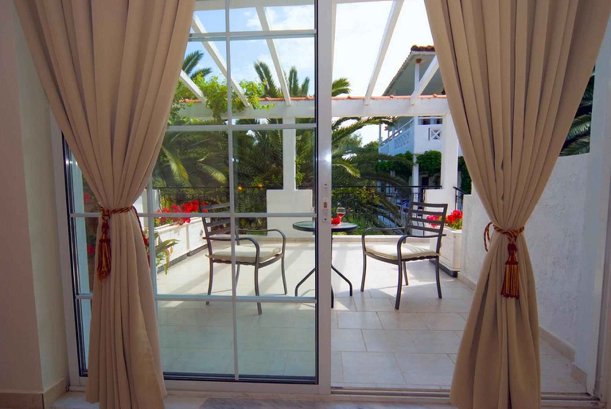 Porfi Beach Hotel Nikiti  Extérieur photo