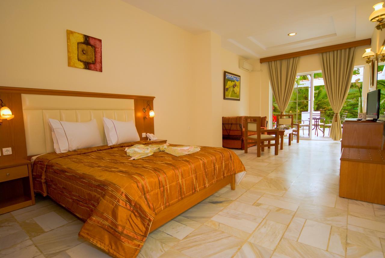 Porfi Beach Hotel Nikiti  Extérieur photo